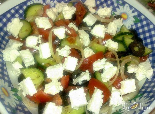 Salata greceasca - Pas 6