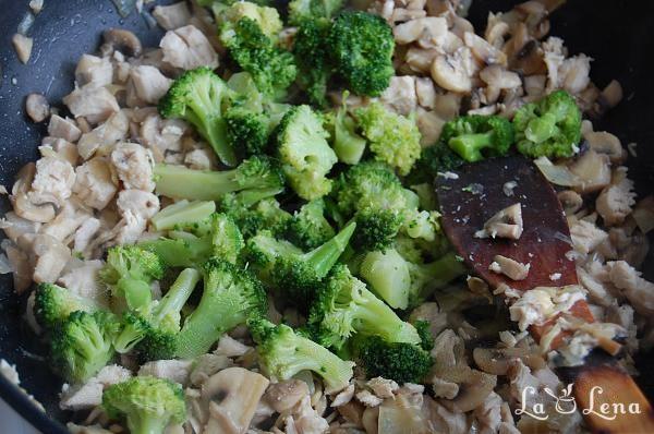 Quiche(Tarta) cu pui, ciuperci si broccoli - Pas 4