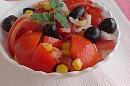 &quot;Salată de roșii cu porumb și măsline&quot; - poza de tiki