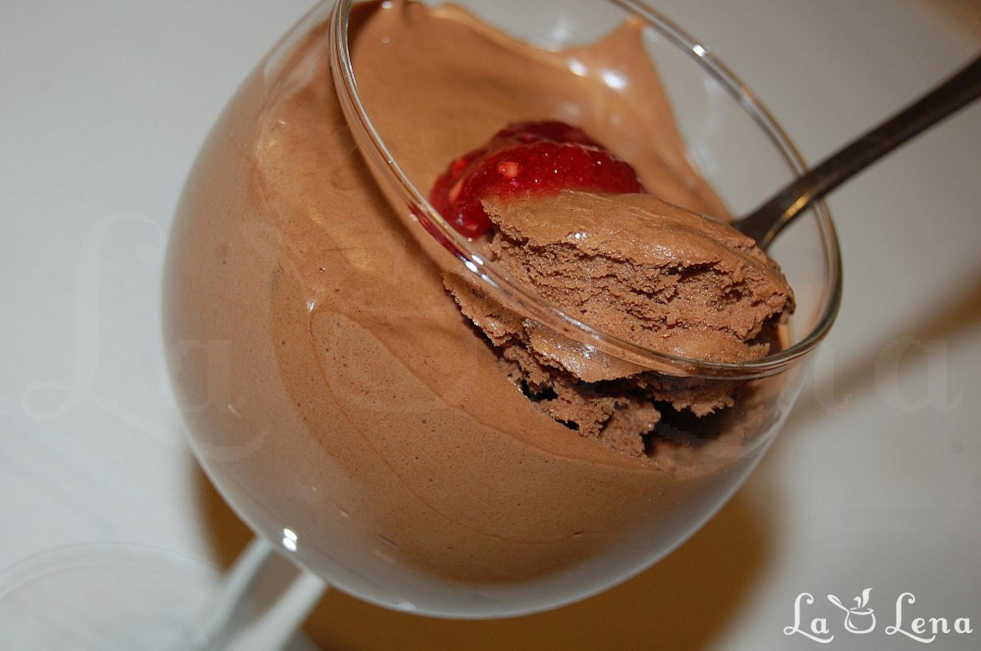 Mousse au Chocolat - LaLena.ro