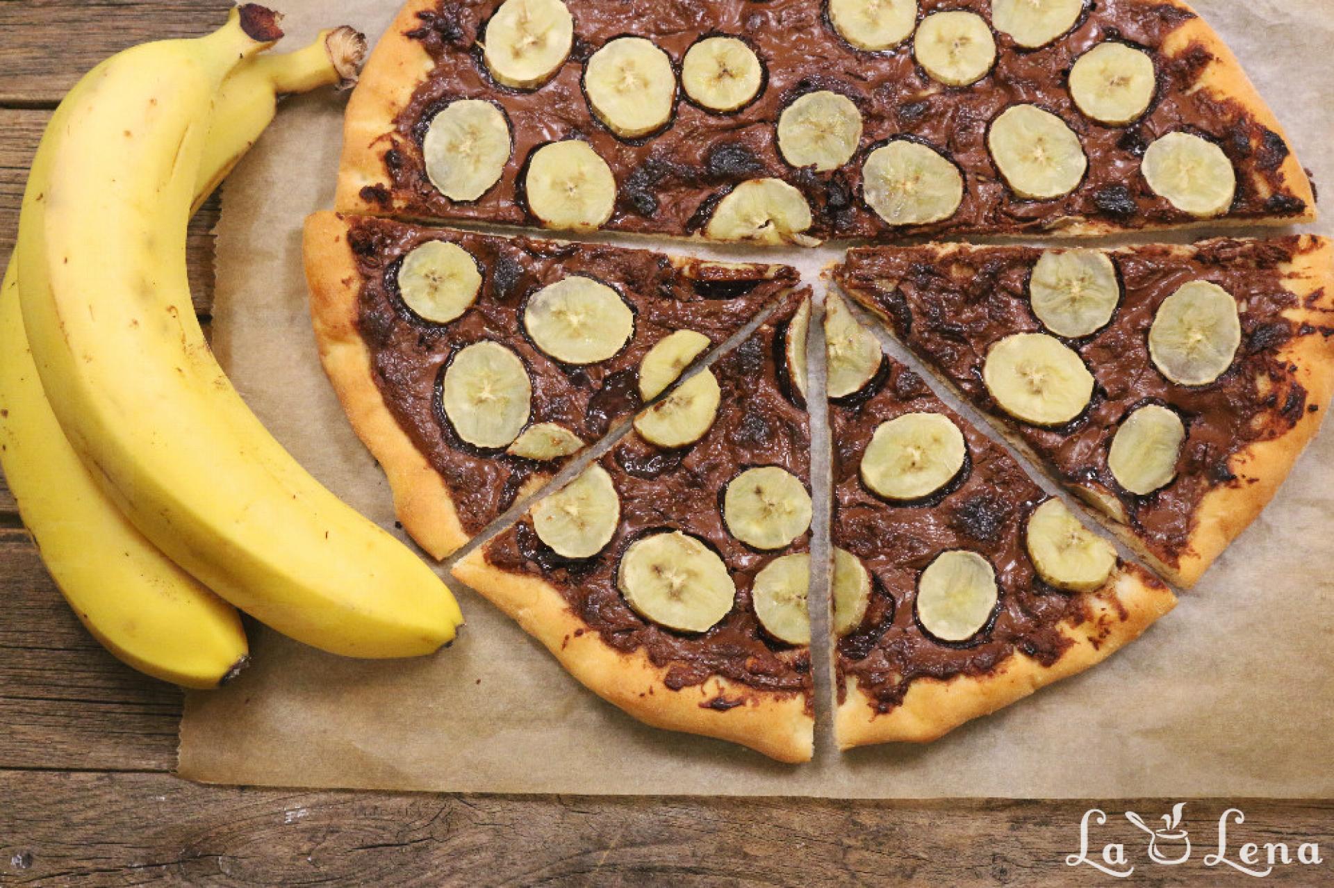 Pizza cu Nutella si banane pas cu pas si POZE LaLena.ro