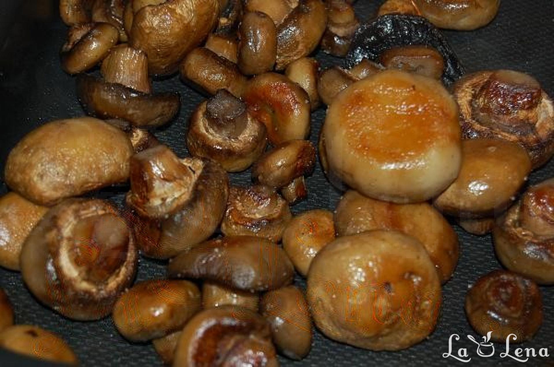 ciuperci brune la cuptor)