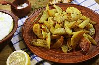 Cartofi la cuptor cu usturoi, in stil grecesc