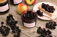 Dulceață de aronia, mere și nuci