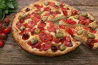 Focaccia cu roșii și măsline, sau Focaccia Barese