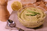 Hummus cu avocado