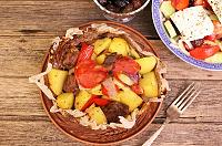 Kleftiko - friptură de carne cu legume, în stil grecesc