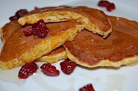 Pancakes cu dovleac si fructe uscate