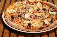 Pizza Vegetariana, ca la pizzerie