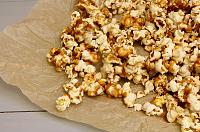 Popcorn cu caramel