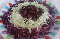 Salată de fasole, varză roșie și albă