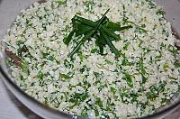 Couscous raw cu măsline și verdeață
