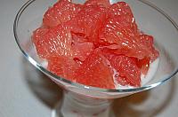 Desert de grapefruit cu miere și iaurt
