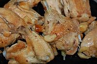 Pui cu 40 de căței de usturoi (Poulet aux 40 gousses d'ail)