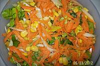 Salată vesel colorată