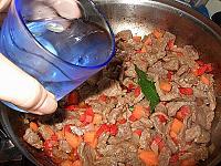 Carne brezata de vita cu legume - Pas 7