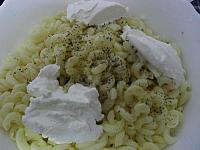 Salata rapida cu feta si paste - Pas 4