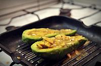 Avocado in tigaie - Pas 3