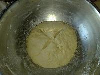 Chifle presarate cu firimituri dulci - Pas 4