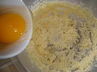 Brioșe cu vanilie (Vanilla Cupcakes) - Pas 3