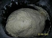 Paine cu rosii si busuioc - Pas 1
