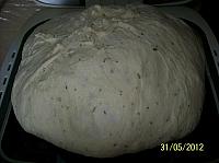 Paine cu rosii si busuioc - Pas 2