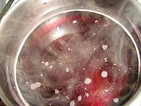 Pere fierte in vin cu frisca - Pas 3