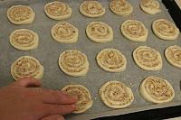 Biscuiti melcisori cu nuca si scortisoara, de post - Pas 11