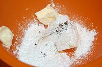 Biscuiti fragezi cu unt (German Butter Cookies) - Pas 1