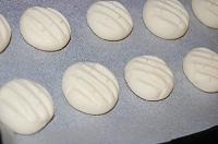 Biscuiti fragezi cu unt (German Butter Cookies) - Pas 9