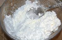 Chec din branza de vaci si ciocolata - Pas 1