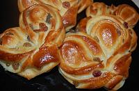 Chifle dulci cu stafide - Pas 16