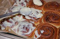 Cinnamon Rolls, sau Rulouri cu scortisoara si glazura - Pas 18