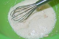 Cornuri pufoase cu rahat(de post) - Pas 1