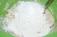 Cornuri pufoase cu rahat(de post) - Pas 3