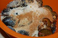 Crumble cu prune - Pas 1