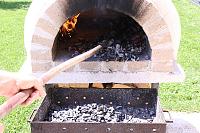 Cum se face focul in cuptorul cu lemne - Pas 15