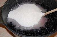 Dulceata de aronia, mere si nuci - Pas 2
