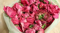 Dulceata de cirese cu petale de trandafiri - Pas 2