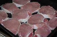 File de porc la cuptor cu usturoi si vin alb - Pas 1