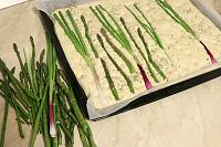 Focaccia cu ceapa verde si sparanghel - Pas 12