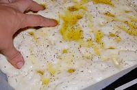 Focaccia cu mozzarella si sos pesto - Pas 13