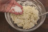 Focaccia cu rosii si masline, sau Foccacia Barese - Pas 4