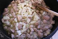 Giouvetsi Grecesc - carne la cuptor cu paste orzo si sos de rosii - Pas 4