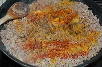 Kibbeh sau Chiftele de bulgur umplute cu carne - Pas 5