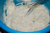 Melci cu crema de vanilie si stafide - Pas 1