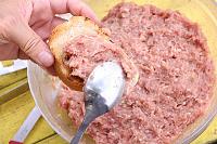 Mici pe paine, la gratar - Pas 4