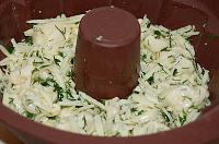 Monkeys Bread cu cascaval si usturoi - Pas 10