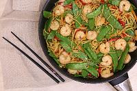 Noodles chinezesti cu creveti si legume - Pas 9