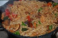 Noodles chinezesti cu pui si legume - Pas 17